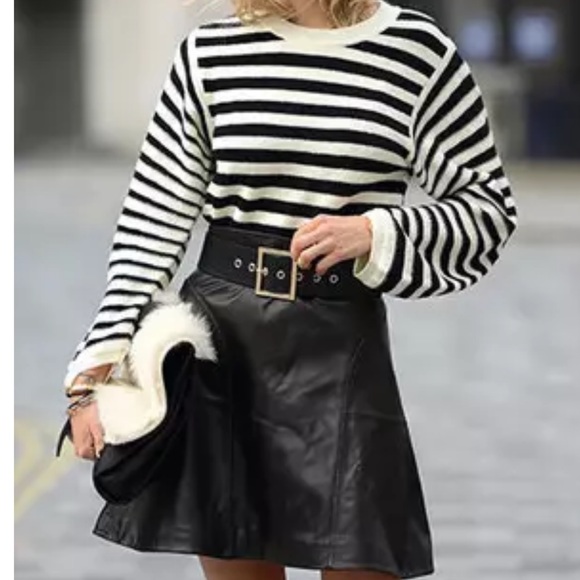 Forever 21 * Black Aline Faux leather mini skirt - Picture 1 of 4